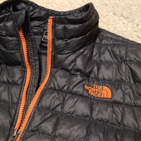 North Face Thermoball puffer jacket - new cond XL - Picture 2 of 8